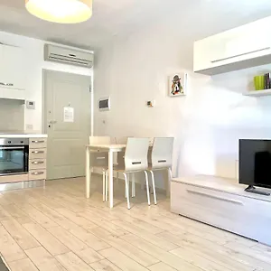 Apartment Borgo Guelfo Iv, Florence