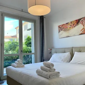 Apartment Borgo Guelfo V, Florence