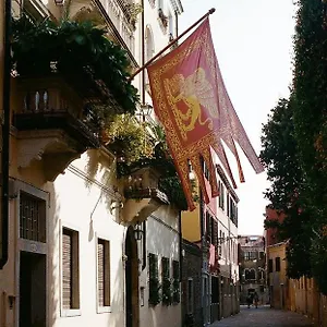 https://ca-del-pittor-apartments.hotelinveneto.com