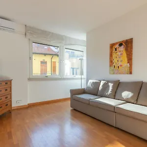 Joivy By The Apartment Como