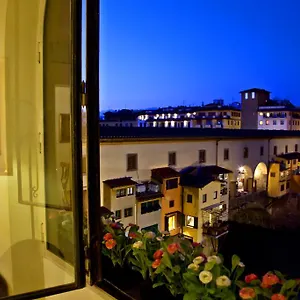 Apartment Ponte Vecchio Amazing View, Florence
