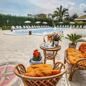 Vacanze Paradise Vicino Cefalu Piscina Aperta , Campofelice Di Roccella Italië